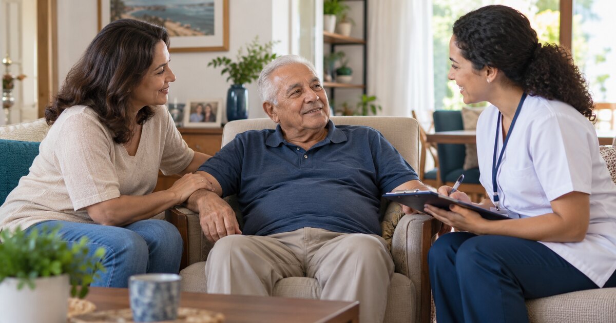 Família conversando com profissional de Home Care sobre os cuidados necessários para um idoso em casa